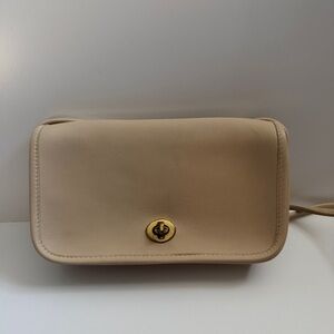 Vintage Coach Dinky Bag